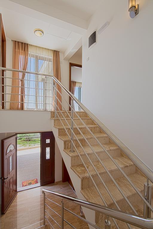 Svinjista Vila Budva
